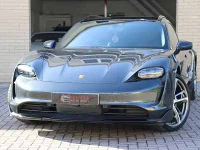Usado Porsche Taycan Cross Turismo 350 kW (476 CV) 2023 Gris Familiar