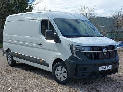 New Renault Master 2026 Solid  mineral white MPV