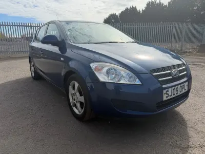 Używany Kia Ceed 2009 Niebieski Hatchback