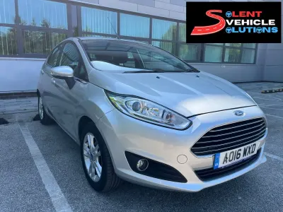 Second-hand Ford Fiesta Zetec 82 CP (60 kW) 2016 Argintiu Hatchback