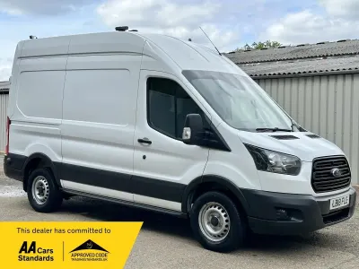 Usado Ford Transit 130 HP (95 kW) 2018 Branco Van