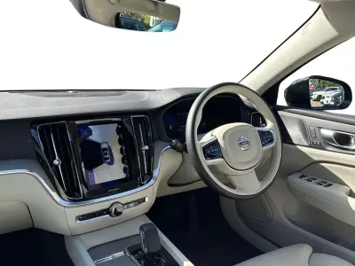 Used Volvo S60 Ultimate 247 HP (181 kW) 2023 Gold Sedan