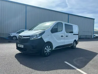 Used Vauxhall Vivaro 120 HP (88 kW) 2016 White