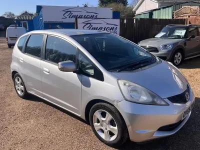 Second-hand Honda Jazz ES 100 CP (73 kW) 2010 Argintiu Hatchback