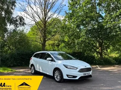 Used Ford Focus Zetec 120 HP (88 kW) 2017 White Estate