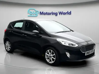 Used Ford Fiesta Zetec 101 HP (74 kW) 2019 Black Hatchback