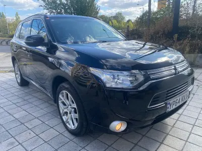 Used Mitsubishi Outlander P-HEV 119 HP (87 kW) 2014 Black Estate