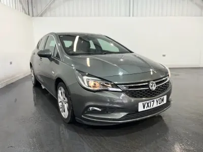 Used Vauxhall Astra SRi 100 HP (73 kW) 2017 Grey Hatchback