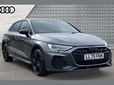 Usado Audi A3 e-tron Black Edition 200 CV (147 kW) 2025 Gris Utilitario