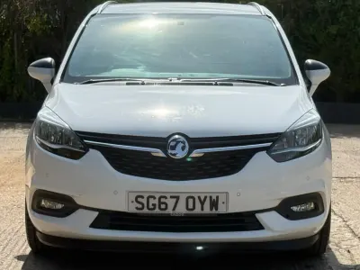 Used Vauxhall Zafira SRi 140 HP (102 kW) 2017 White MPV