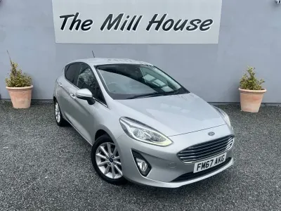 Usado Ford Fiesta Titanium 100 HP (73 kW) 2018 Prateado Citadino