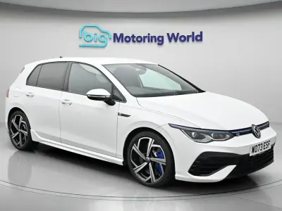 Używany VW Golf VIII R 320 KM (235 kW) 2024 Biały Hatchback