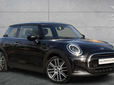 Usado Mini Cooper Exclusive 134 HP (98 kW) 2022 Preto Citadino