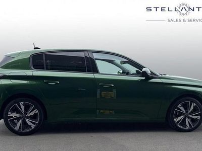 Used Peugeot 308 Allure 129 HP (94 kW) 2023 Green Hatchback