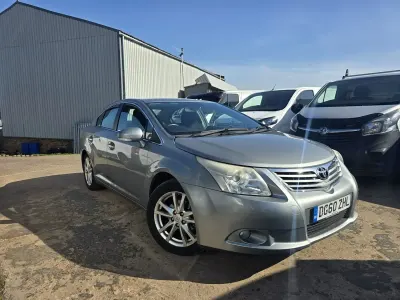Used Toyota Avensis 147 HP (108 kW) 2010 Grey Sedan