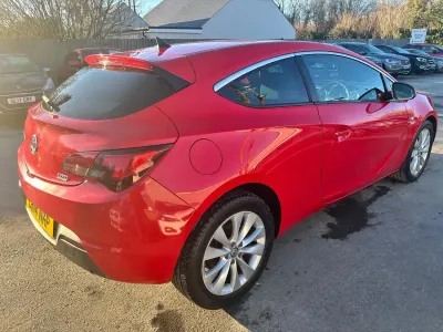 Second-hand Vauxhall Astra GTC SRi 2014 Roșu Hatchback