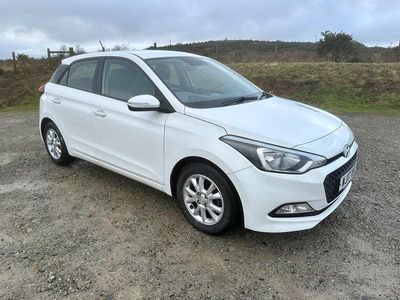 White Used 2017 Hyundai i20 SE Hatchback | £4,995 (Fair price)