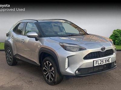 Silver Used 2025 Toyota Yaris Hybrid Design Estate | £23,290 (Good price)