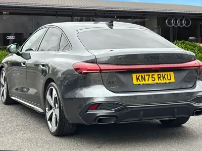 Begagnad Audi A5 Comfort 204 HK (150 kW) 2025 Grå Sedan