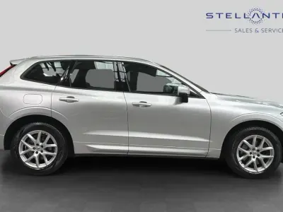 Used Volvo XC60 Momentum 247 HP (181 kW) 2018 Grey SUV