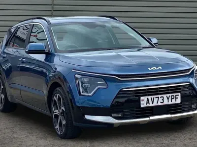 Gebraucht Kia Niro 141 PS (103 kW) 2023 Blau SUV