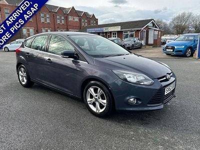 Used Ford Focus Zetec 125 HP (91 kW) 2012 Grey Hatchback