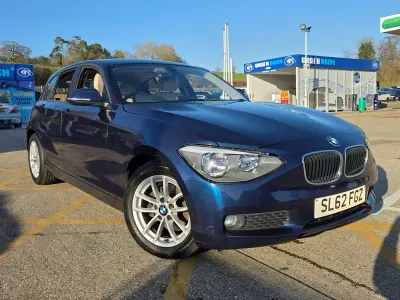Begagnad BMW 116 Impressive 2012 Blå Halvkombi