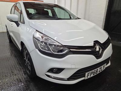 Used Renault Clio IV Play 75 HP (55 kW) 2018 White Hatchback