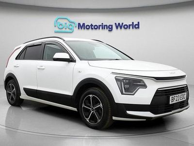 Gebraucht Kia Niro 139 PS (102 kW) 2023 Weiß SUV