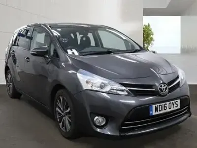 Used Toyota Verso Design 112 HP (82 kW) 2016 Grey MPV