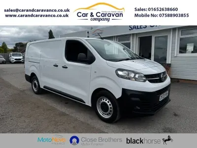 Używany Vauxhall Vivaro S 100 KM (73 kW) 2023 Biały Minivan