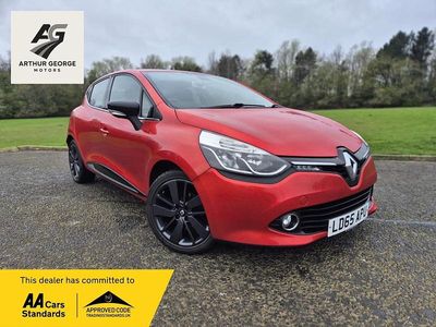 Used Renault Clio IV Dynamique 90 HP (66 kW) 2015 Red Hatchback