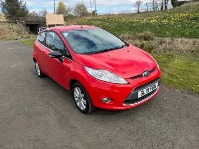 Second-hand Ford Fiesta Zetec 2010 Roșu Hatchback