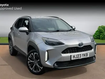Używany Toyota Yaris Hybrid 116 KM (85 kW) 2023 Srebrny