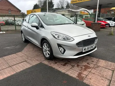 Używany Ford Fiesta Zetec 70 KM (51 kW) 2018 Srebrny Hatchback