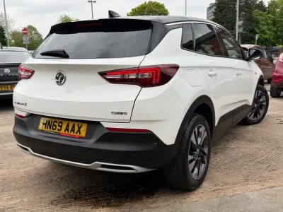 Gebraucht Vauxhall Grandland X Sport 130 PS (95 kW) 2019 Weiß SUV