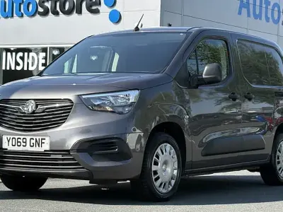Used Vauxhall Combo Sportive 101 HP (74 kW) 2021 MPV