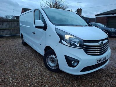 Used Vauxhall Vivaro Sportive 115 HP (84 kW) 2016 White MPV