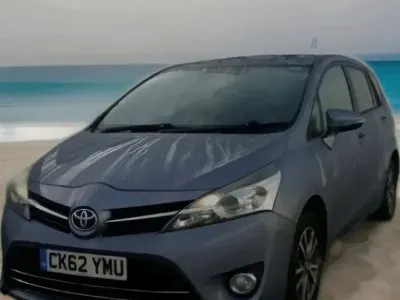 Usado Toyota Verso Active 126 CV (92 kW) 2013 Azul Monovolumen