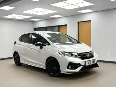 Begagnad Honda Jazz Sport 130 HK (95 kW) 2019 Vit Halvkombi