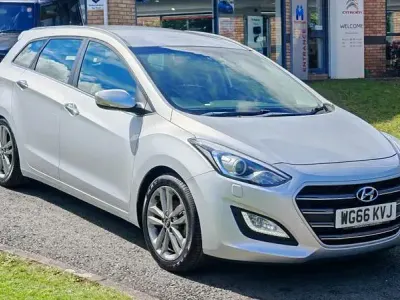 Used Hyundai i30 Premium 136 HP (100 kW) 2016 Silver Estate