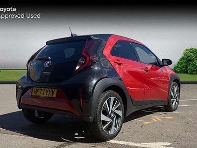 Used Toyota Aygo X 72 HP (52 kW) 2023 Chilli red bitone SUV