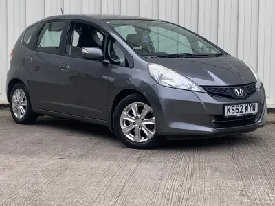 Second-hand Honda Jazz ES 99 CP (72 kW) 2013 Gri Hatchback