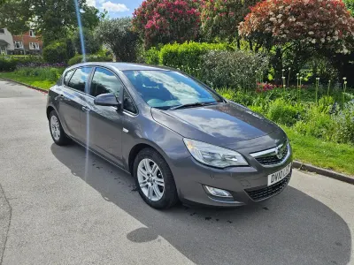 Second-hand Vauxhall Astra 2010 Gri Hatchback