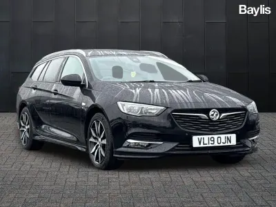 Używany Vauxhall Insignia SRi 136 KM (100 kW) 2019 Czarny Kombi