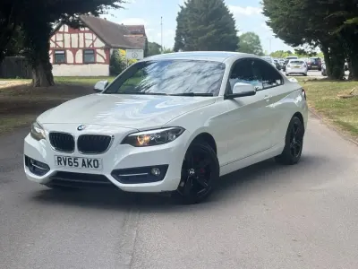Begagnad BMW 220 Sport Line 190 HK (139 kW) 2015 Vit Sportkupé