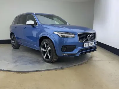 Usado Volvo XC90 R-Design 235 HP (172 kW) 2018 Azul SUV