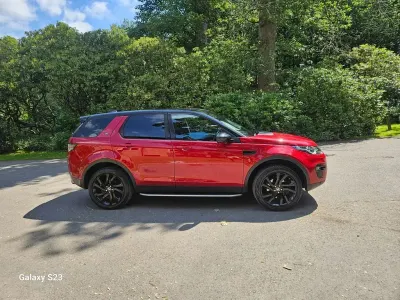 Used Land Rover Discovery 5 HSE 180 HP (132 kW) 2017 Red SUV