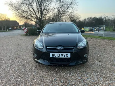 Używany Ford Focus Zetec 182 KM (133 kW) 2013 Czarny Hatchback