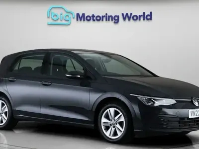 Usado VW Golf VIII Life 150 CV (110 kW) 2023 Gris Utilitario